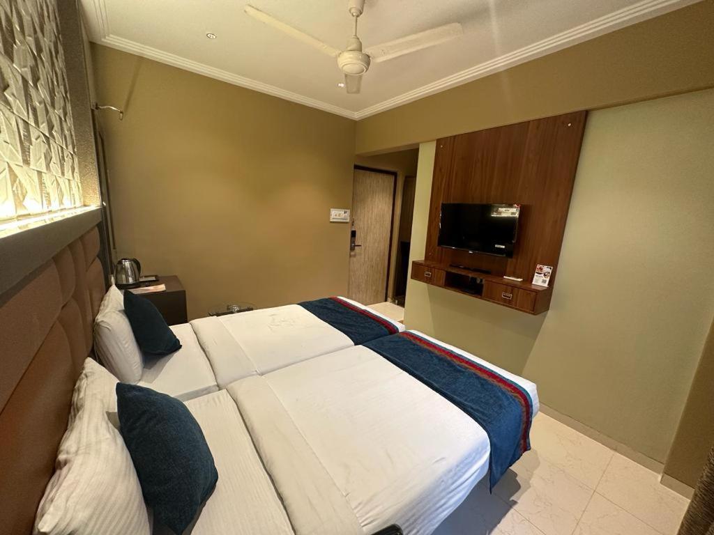 Srikrishna Paradise Hotel Thane Navi Mumbai Esterno foto