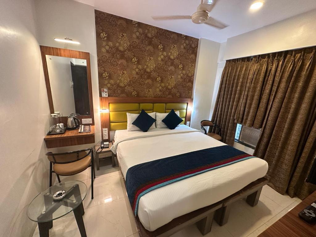 Srikrishna Paradise Hotel Thane Navi Mumbai Esterno foto