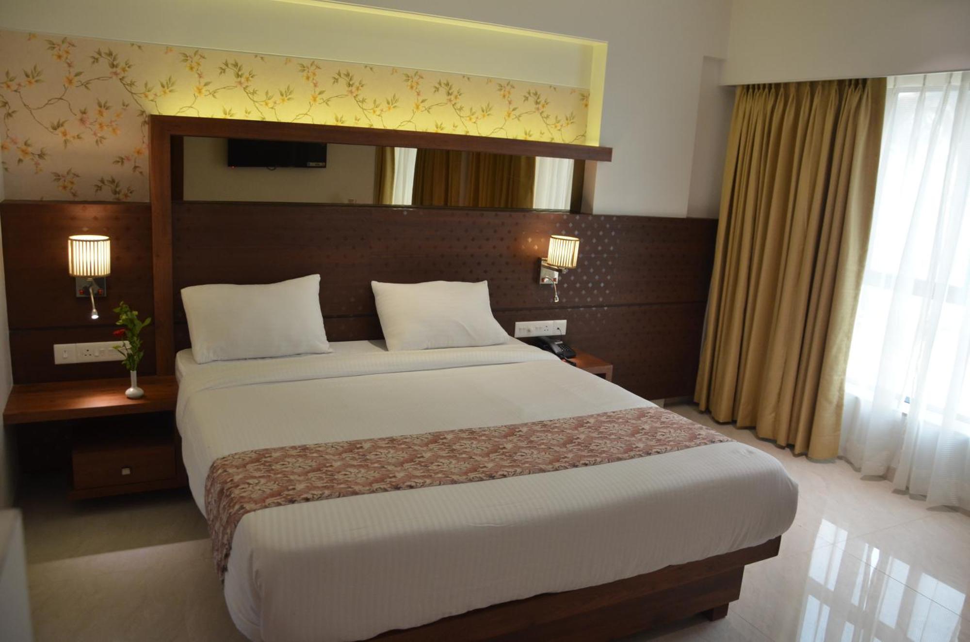 Srikrishna Paradise Hotel Thane Navi Mumbai Esterno foto
